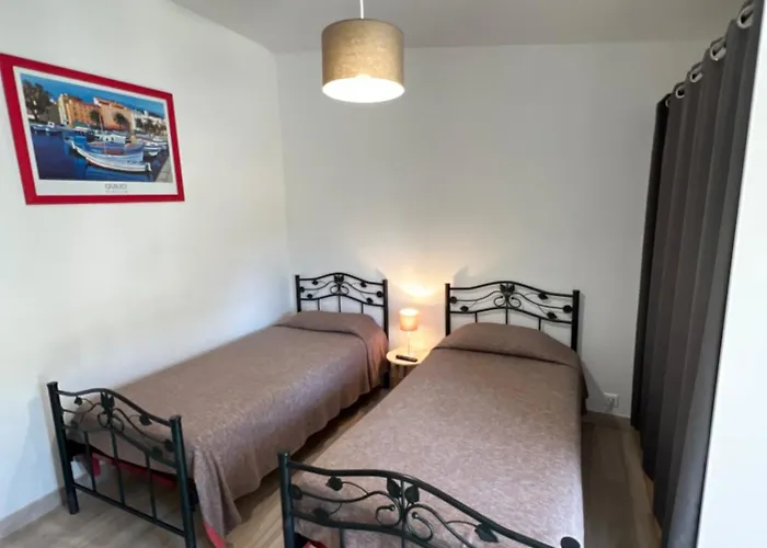 Les Jardins De Sta Giulia Avec Piscine Hotel *