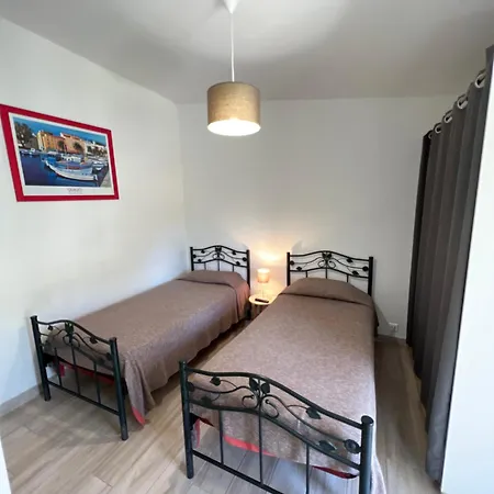 Les Jardins De Sta Giulia Avec Piscine Hotel *