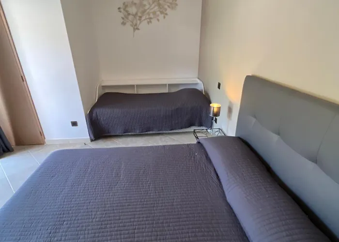 Otel Les Jardins De Sta Giulia Avec Piscine *