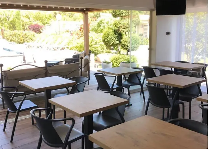 Otel Les Jardins De Sta Giulia Avec Piscine *